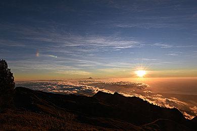 时隔两年《军团要塞2》官方发新推 回应问题将改进游戏